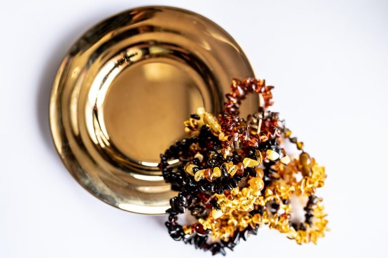 How can you tell if amber is real Amber Heart